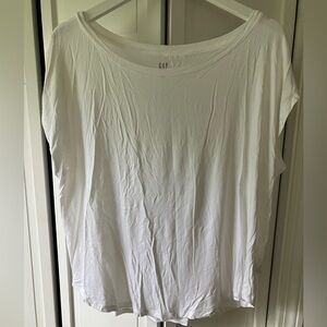 GAP White Relaxed Short Sleeve Tee